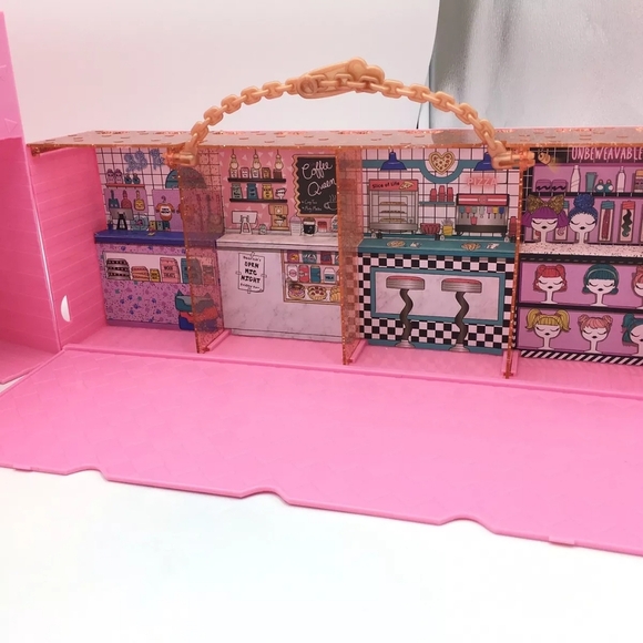 LOL dolls display and house set - Picture 6 of 7